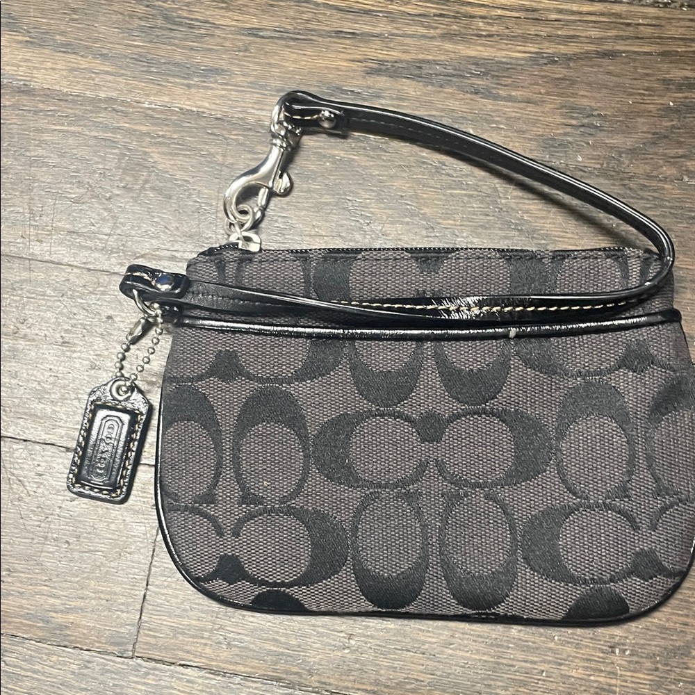 Coach Signature Black Wristlet🔥